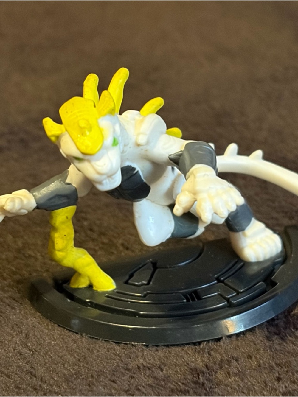 Bakugan Haos Tigrerra Statue